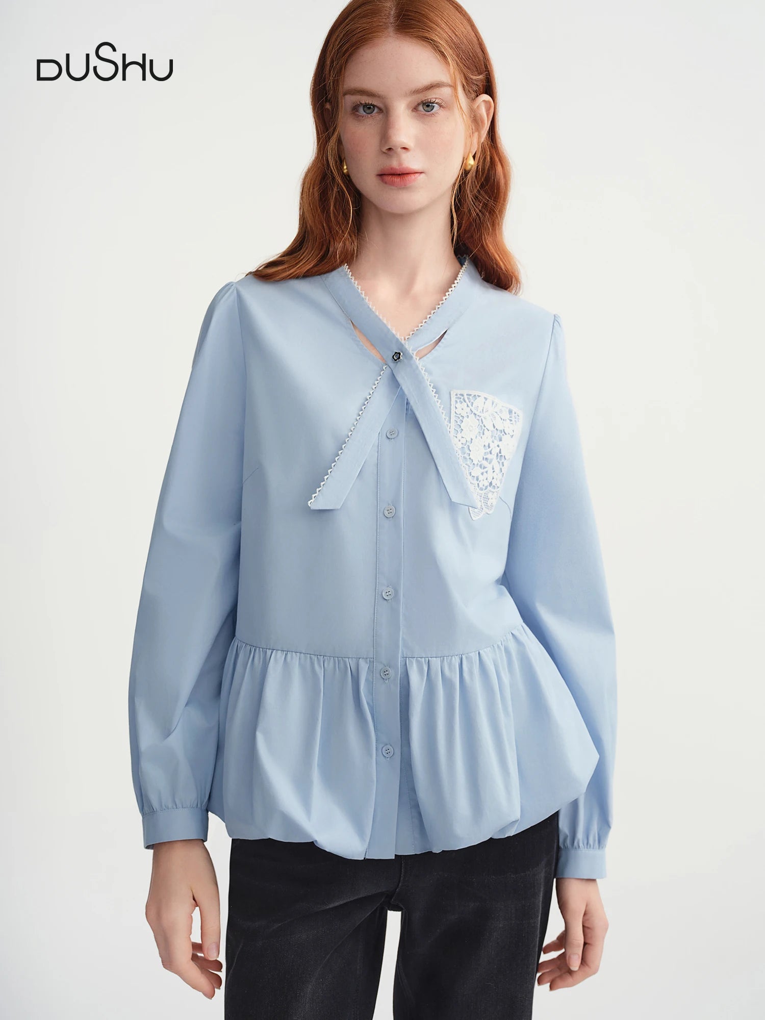 DUSHU Plus-Size Women's Relaxed Lace Collar French-Style Shirt with Subtle Design and Lace Patch Pocket 2025 Winter New Arrival