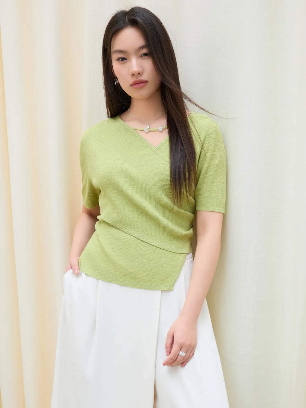 DUSHU Plus Size Wrap-around Beaded Knitted Short-sleeved Shirt For Women 2025 Summer New Arrival Design Slim Fit Top 25DS82185