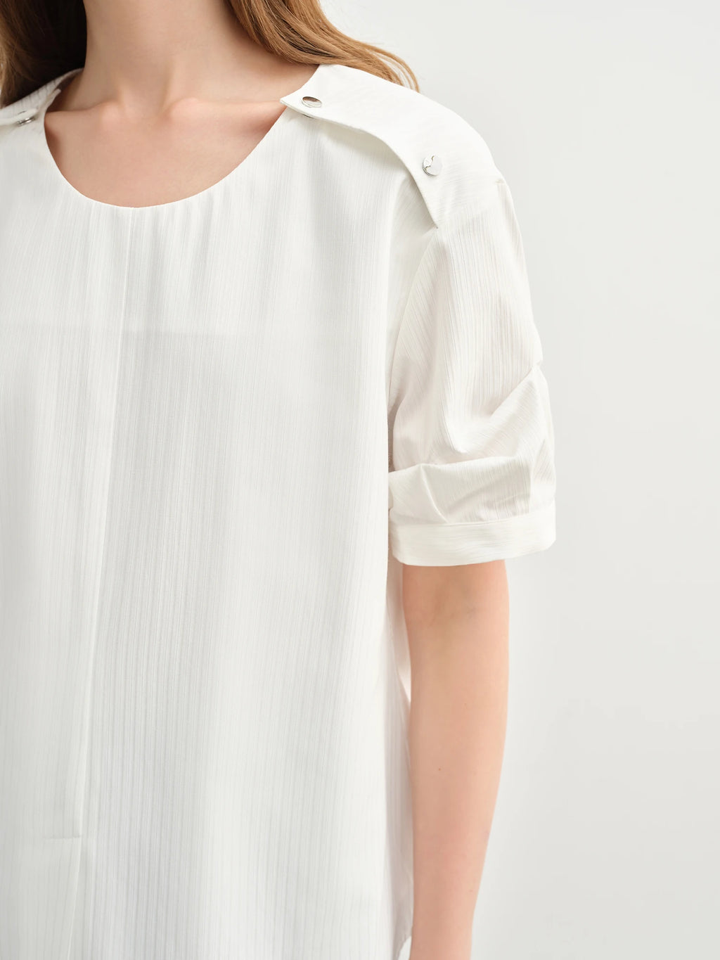 DUSHU Minimalist Style White Shirt Summer 2025 New Arrival Fashion Commuter Elegant Temperament Short-sleeved Top 25DS82626
