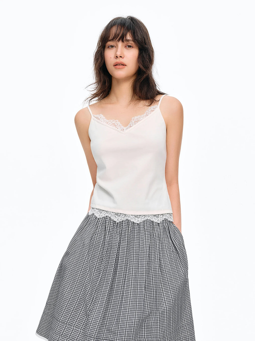 DUSHU 2026 Summer Women's Lace Trim V-Neck Sleeveless Top - Flattering Slim Fit Elegant Camisole for Daily and Summer Layering