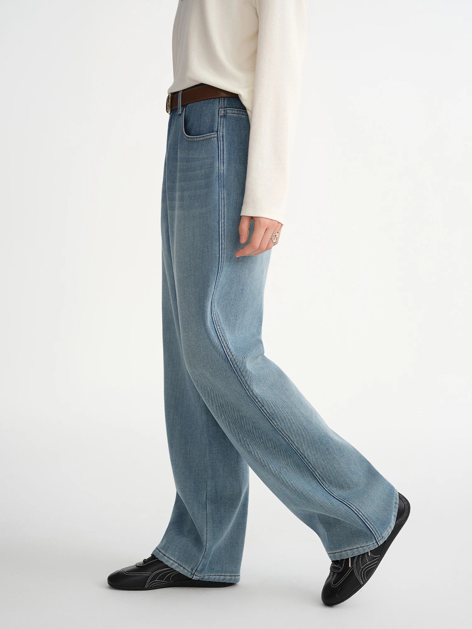 DUSHU Plus-Size Women Multi-Faceted Denim Two-Tone Straight Leg Jeans Versatile Comfort Slimming Casual Pants with Retro Design