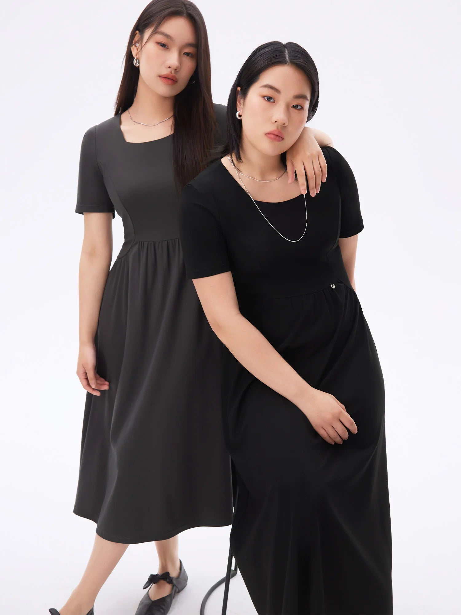 DUSHU Plus Size Women Elegant Style Square Collar Straight Shoulder Slim Knitted Dress 2025 Summer New Patchwork Dress 25DS82228